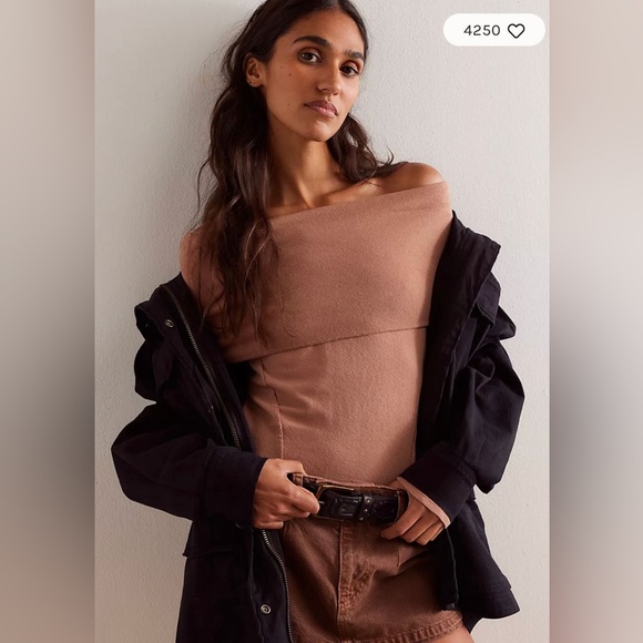 NWOT $58 We the Free Iris Layering Top - Picture 4 of 4